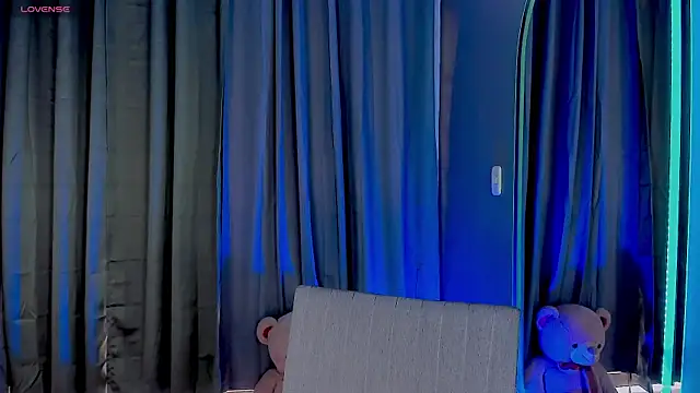 gatitavenecis online show from 12/28/24, 04:30