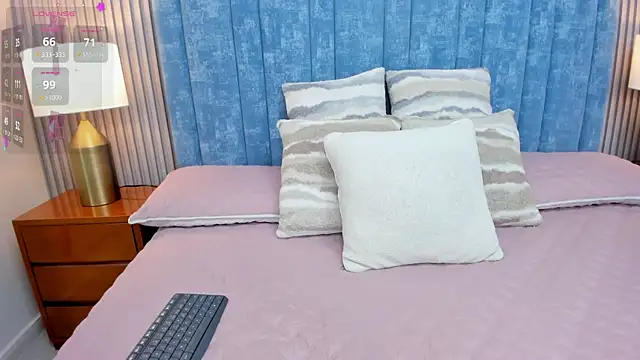 pretty sunlight  online show from 10/25/25, 01:46