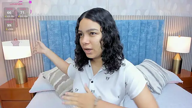 pretty sunlight  online show from 10/26/25, 02:06