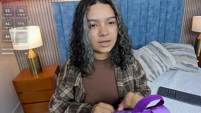 pretty sunlight  online show from 04/14/26, 01:44