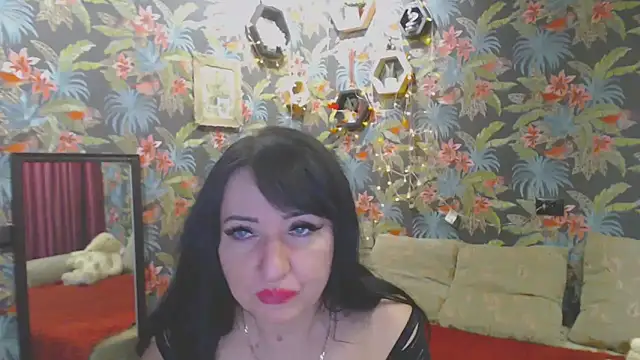 Snapshot of SusanLaNice chatting on 12/11/24, 10:16 SusanLaNice online show from 12/11/24, 10:16