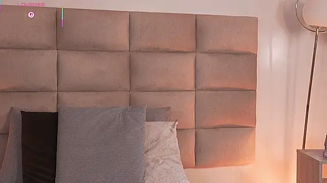 emma brooks1 online show from 10/17/25, 07:49