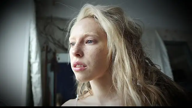 Snapshot of _Phantom_thread_ chatting on 02/25/25, 08:58 Phantom thread online show from 02/25/25, 08:58