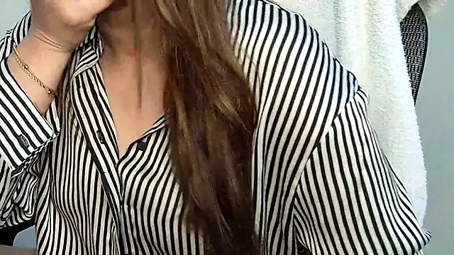 Snapshot of MIss-Naina chatting on 04/17/26, 12:19 MIss-Naina online show from 04/17/26, 12:19
