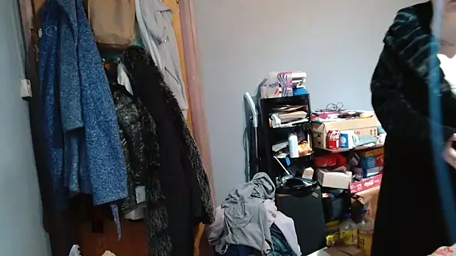 busty-bella1 online show from 12/15/25, 11:25