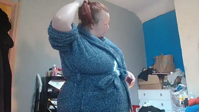 busty-bella1 online show from 02/09/26, 10:41