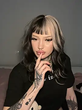 madelinexx online show from 11/03/25, 11:22