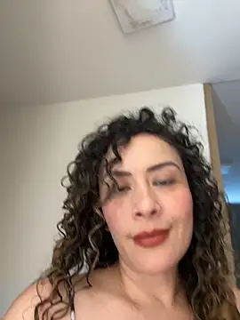 Elizabeth Dupont online show from 09/10/25, 10:10