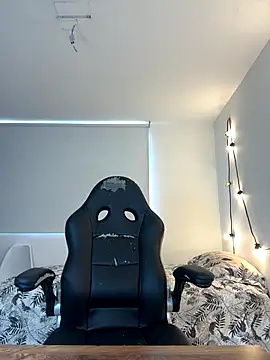 Elizabeth Dupont online show from 11/25/25, 07:25