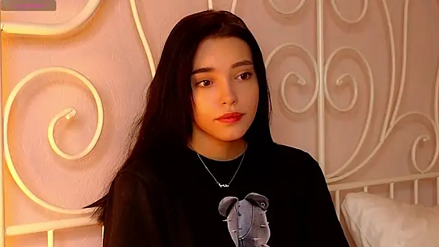 Snapshot of WildaBendell chatting on 02/12/25, 01:37 WildaBendell online show from 02/12/25, 01:37