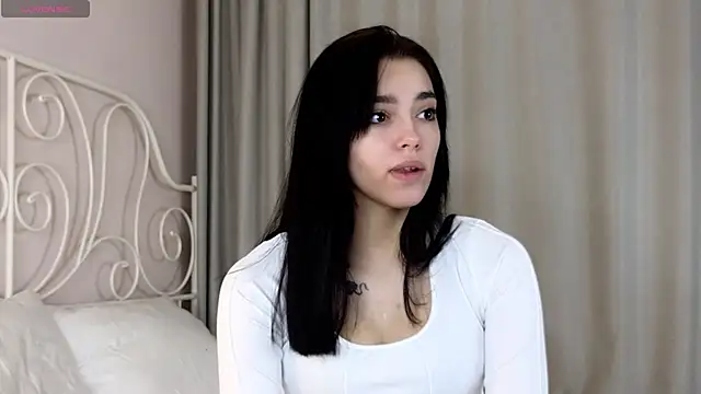 Snapshot of WildaBendell chatting on 03/06/25, 01:24 WildaBendell online show from 03/06/25, 01:24