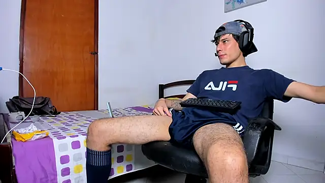 Huge latin cock online show from 12/27/24, 01:22