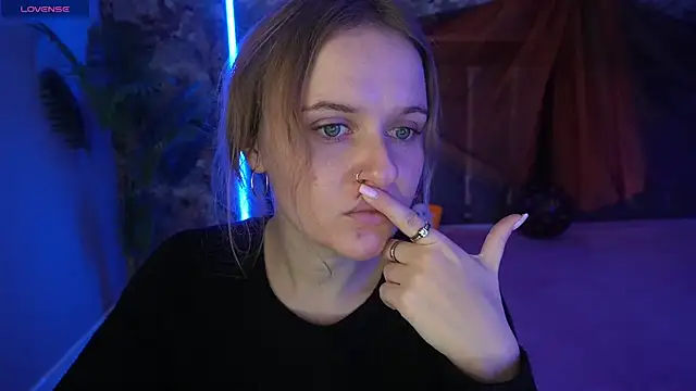 MaribelRiverr  online show from 10/28/25, 06:28