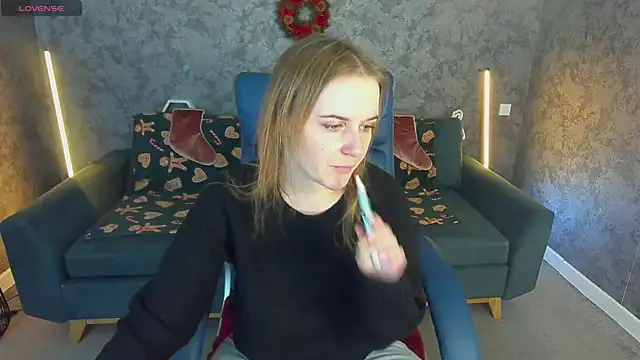 MaribelRiverr  online show from 12/23/25, 06:44