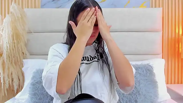 Jaslyn  Smith online show from 03/25/26, 01:39