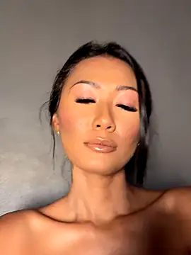 thai-dreamgirl online show from 10/28/25, 11:25