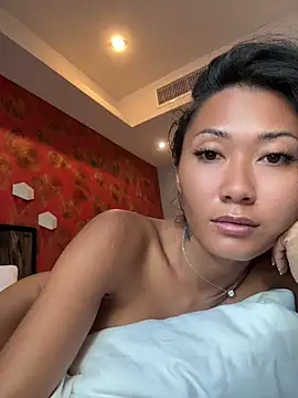 Snapshot of thai-dreamgirl chatting on 07/20/26, 01:31 thai-dreamgirl online show from 07/20/26, 01:31