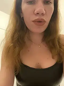 Snapshot of EvaRush chatting on 12/10/24, 10:05 EvaRush online show from 12/10/24, 10:05