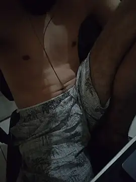 Snapshot of OliverWtdh chatting on 02/05/26, 12:21 OliverWtdh online show from 02/05/26, 12:21