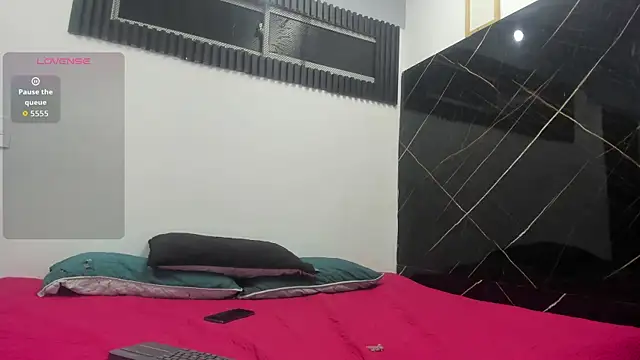 Analiasmith89 online show from 12/21/25, 03:35