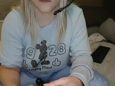 LaRa forU online show from 01/22/25, 05:38