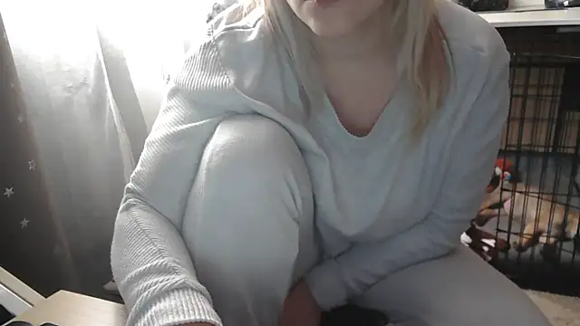 LaRa forU online show from 02/09/25, 11:04