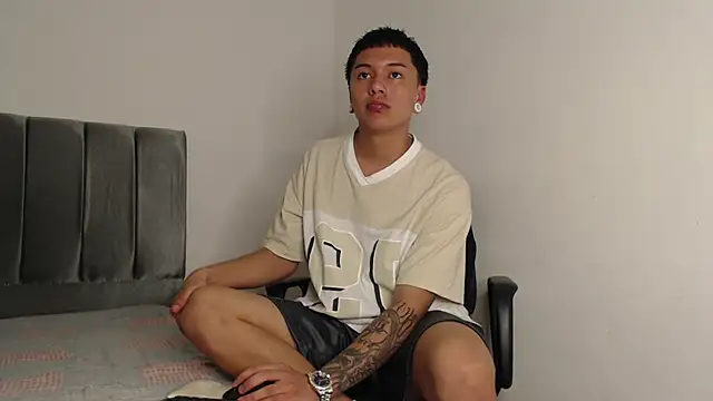 alex-lover online show from 01/28/25, 01:18