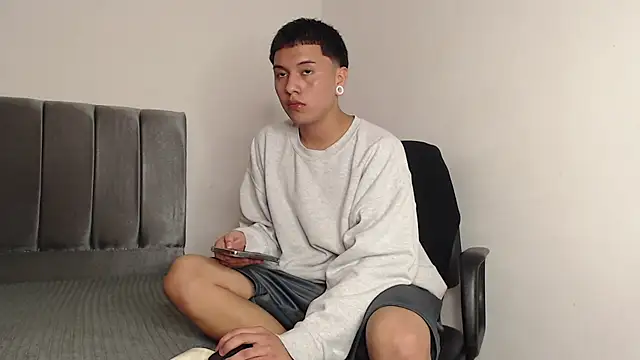 alex-lover online show from 02/07/25, 04:48