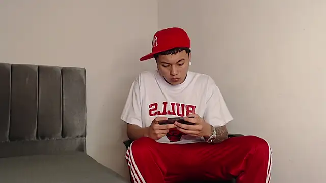 alex-lover online show from 02/15/25, 08:11