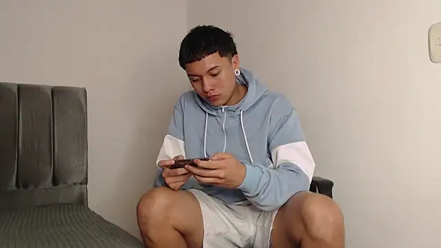 alex-lover online show from 02/28/25, 04:32