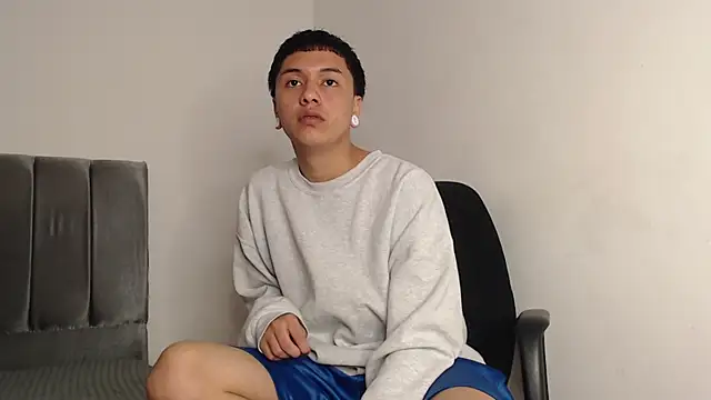 alex-lover online show from 09/19/25, 01:29