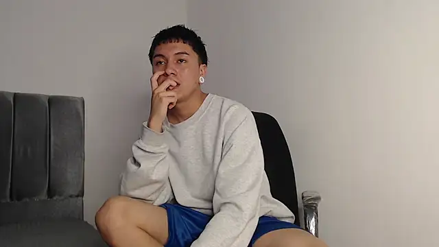 alex-lover online show from 11/08/25, 01:39