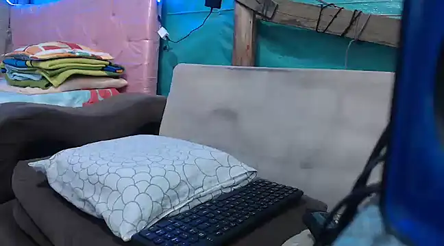 mom son dirty online show from 03/13/25, 02:44