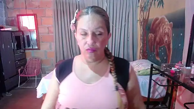 Snapshot of mom_son_dirty chatting on 06/11/26, 01:31 mom son dirty online show from 06/11/26, 01:31