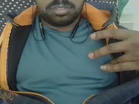 Snapshot of ballandnuts chatting on 02/03/26, 04:12 ballandnuts online show from 02/03/26, 04:12