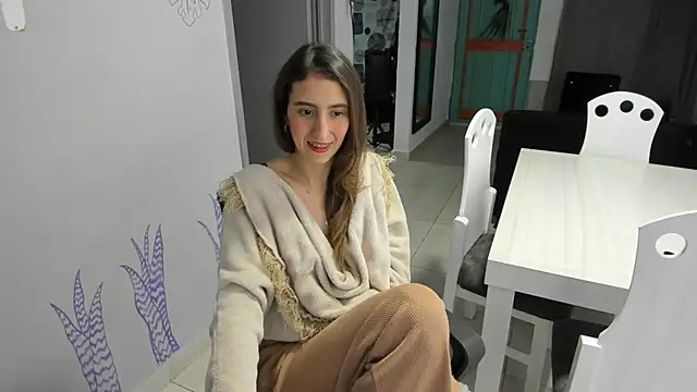 Snapshot of RachelJones_ chatting on 06/01/26, 06:37 RachelJones online show from 06/01/26, 06:37