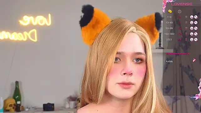  yourFoxy  online show from 10/22/25, 04:18