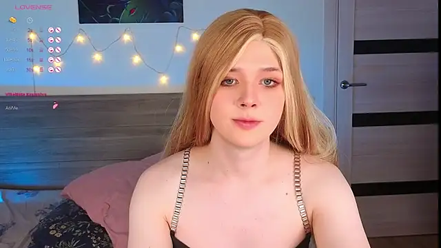  yourFoxy  online show from 01/05/26, 05:27