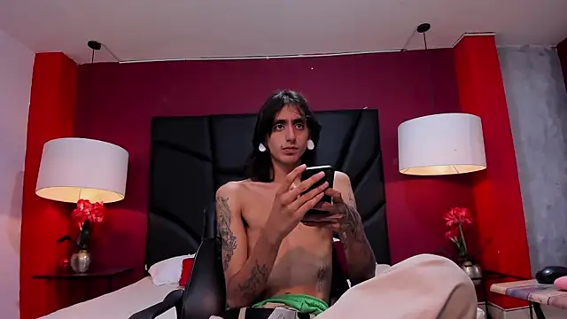 Snapshot of Matthew_Dixonn chatting on 12/31/24, 04:38 Matthew Dixonn online show from 12/31/24, 04:38