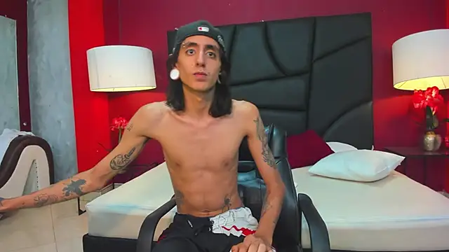 Snapshot of Matthew_Dixonn chatting on 01/03/25, 07:38 Matthew Dixonn online show from 01/03/25, 07:38