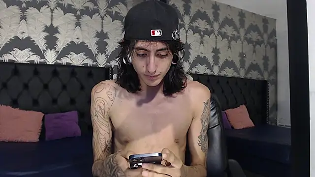 Snapshot of Matthew_Dixonn chatting on 01/16/25, 11:59 Matthew Dixonn online show from 01/16/25, 11:59