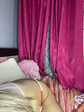 Snapshot of lunaapppp chatting on 02/17/25, 02:42 lunaapppp online show from 02/17/25, 02:42