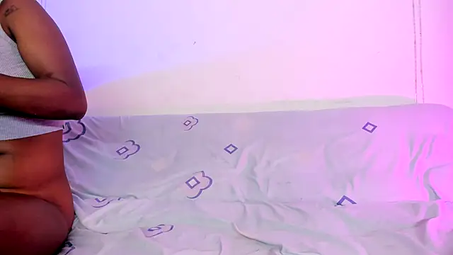 Snapshot of LoveBirds__1 chatting on 10/12/25, 09:03 LoveBirds  1 online show from 10/12/25, 09:03