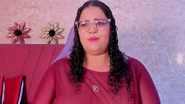 juli 2tyes online show from 11/12/25, 03:51