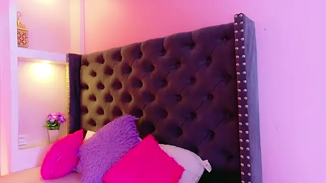 CamiEstrada online show from 02/04/26, 10:15