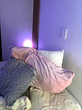 Mae Henao9 online show from 10/23/25, 08:02