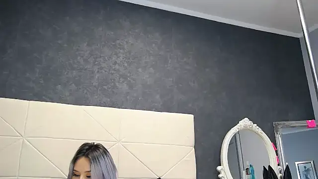 Snapshot of IssaSmith chatting on 02/11/25, 08:15 IssaSmith online show from 02/11/25, 08:15