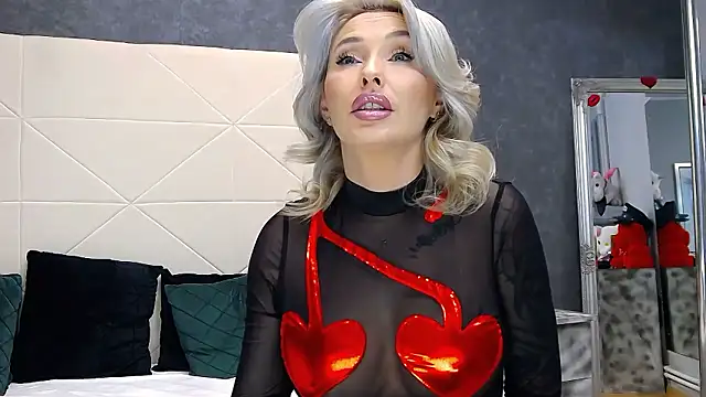 Snapshot of IssaSmith chatting on 01/11/26, 04:01 IssaSmith online show from 01/11/26, 04:01