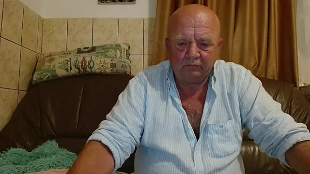 fullballs6 online show from 09/10/25, 02:11