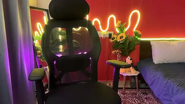 Snapshot of simrann_69 chatting on 09/25/25, 12:14 simrann 69 online show from 09/25/25, 12:14